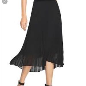 White House Black Market mid pleated Skirt